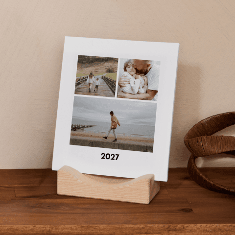 Tischkalender mit Holzfuß