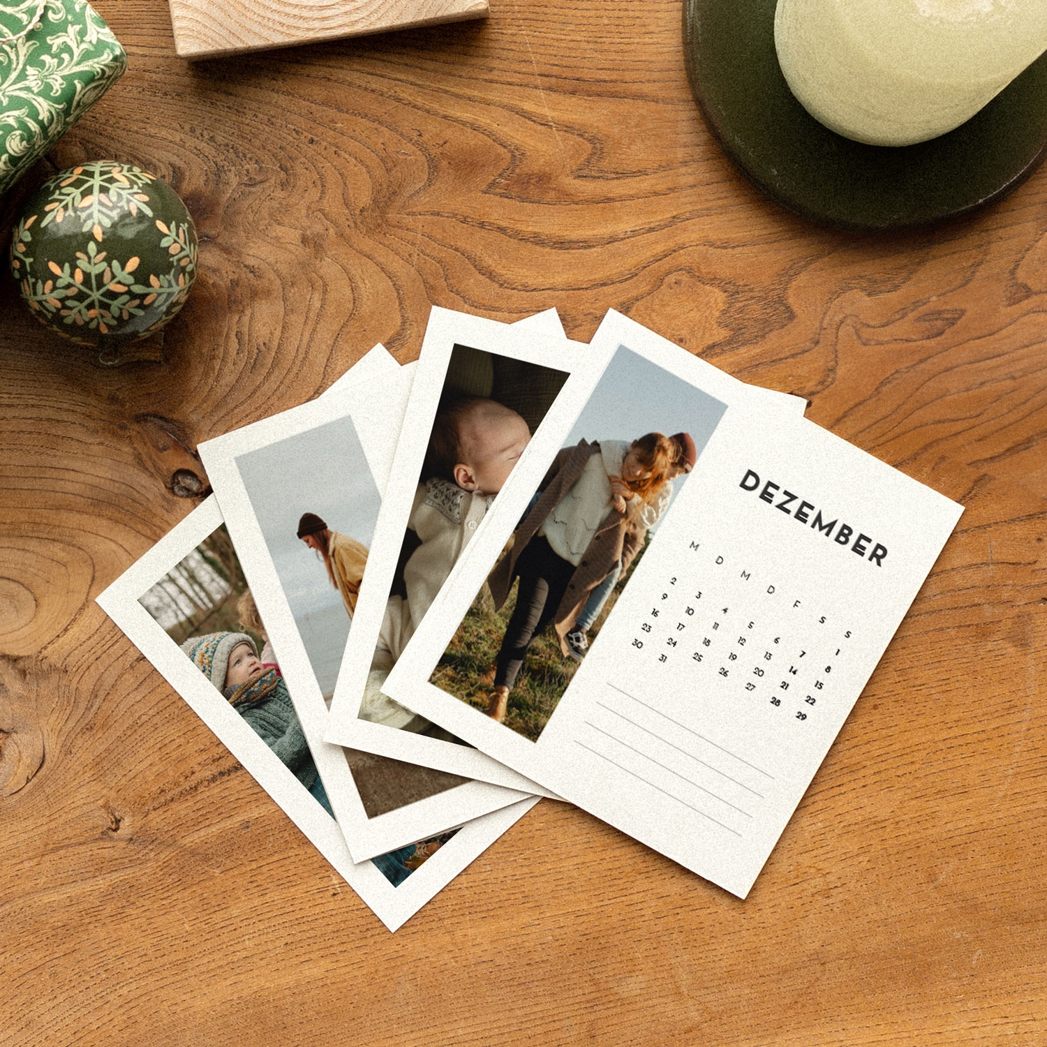 Tischkalender mit Holzfuß Elegant Eucalyptus