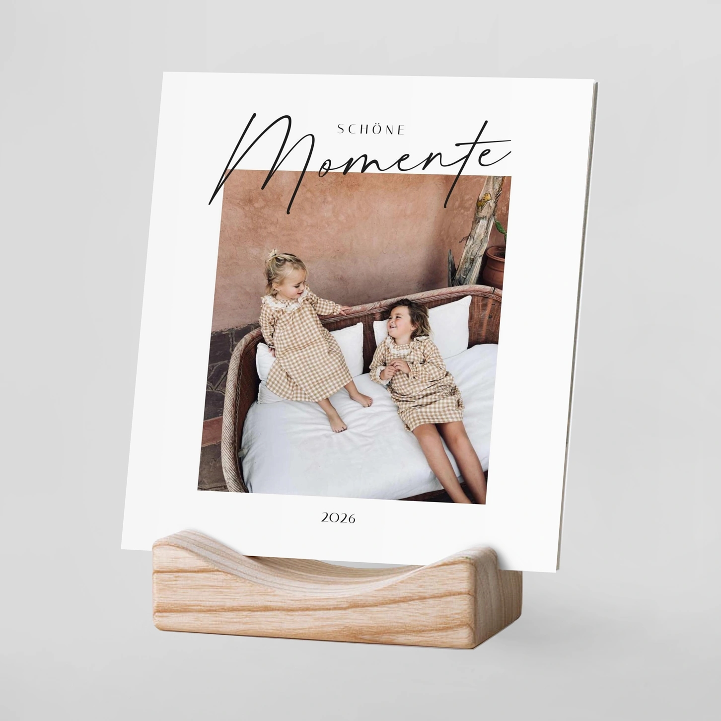 Tischkalender mit Holzfuß Clean Script