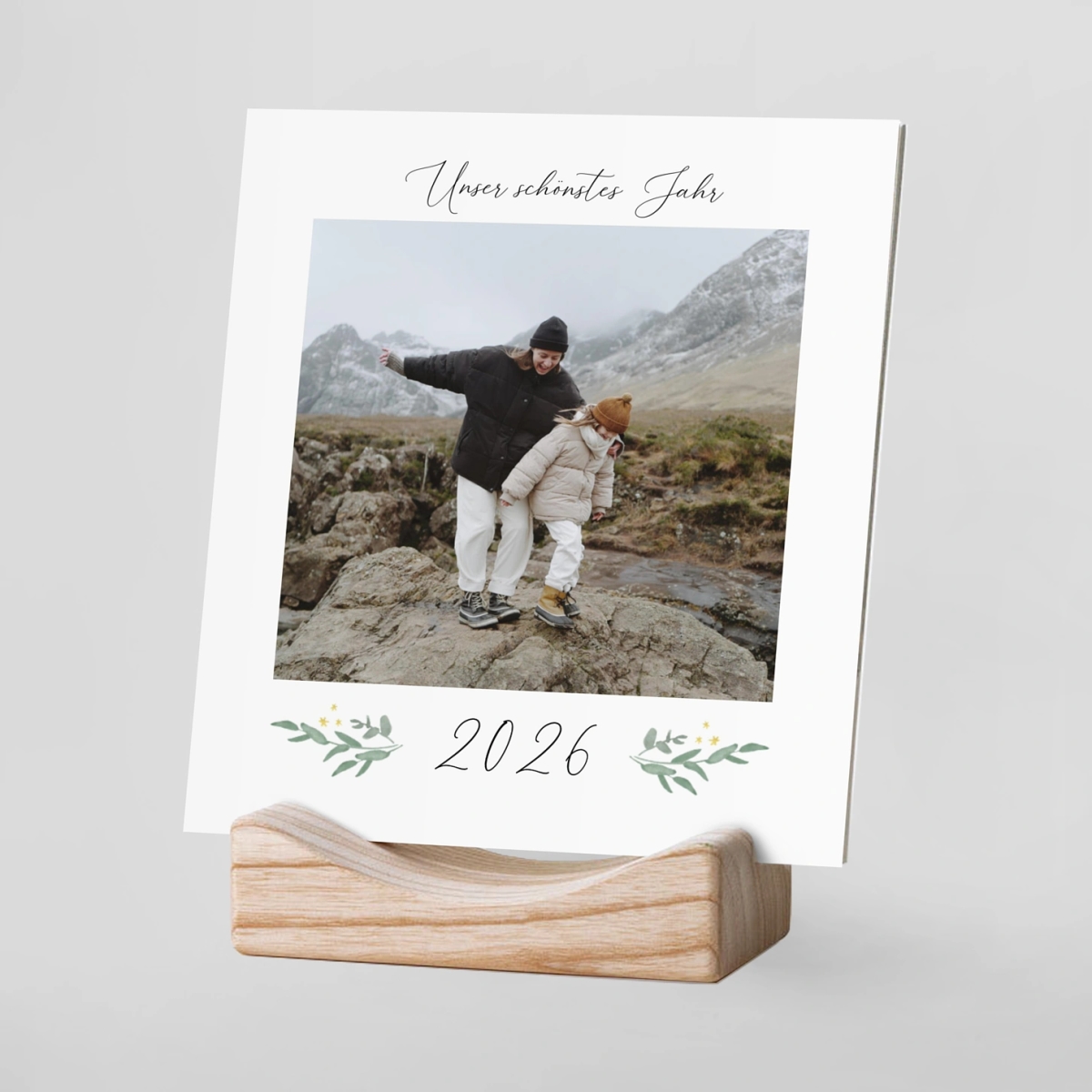 Tischkalender mit Holzfuß Elegant Eucalyptus